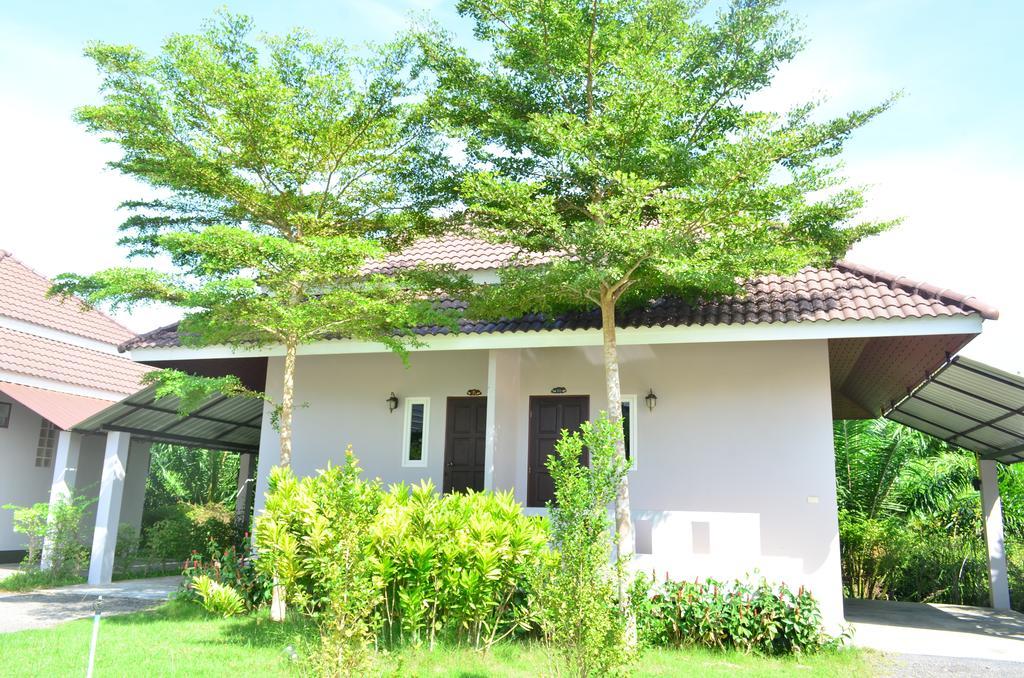 Baansuan Rimnam Resort Krabi town Exterior foto